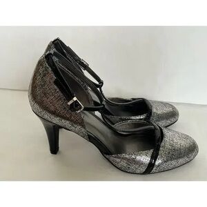 Heel Size 9 B